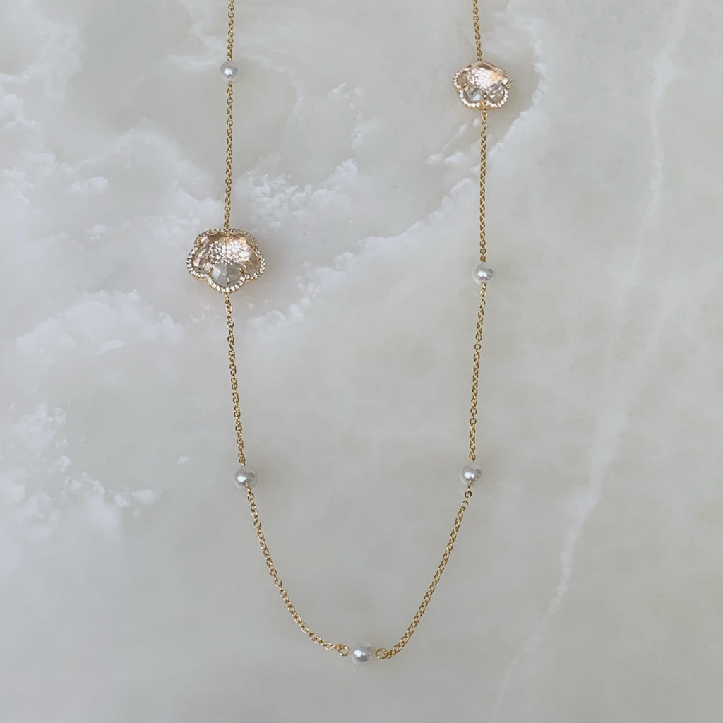 Cadena Larga con Flores en Plata Dorada 52-PCE-L51A75