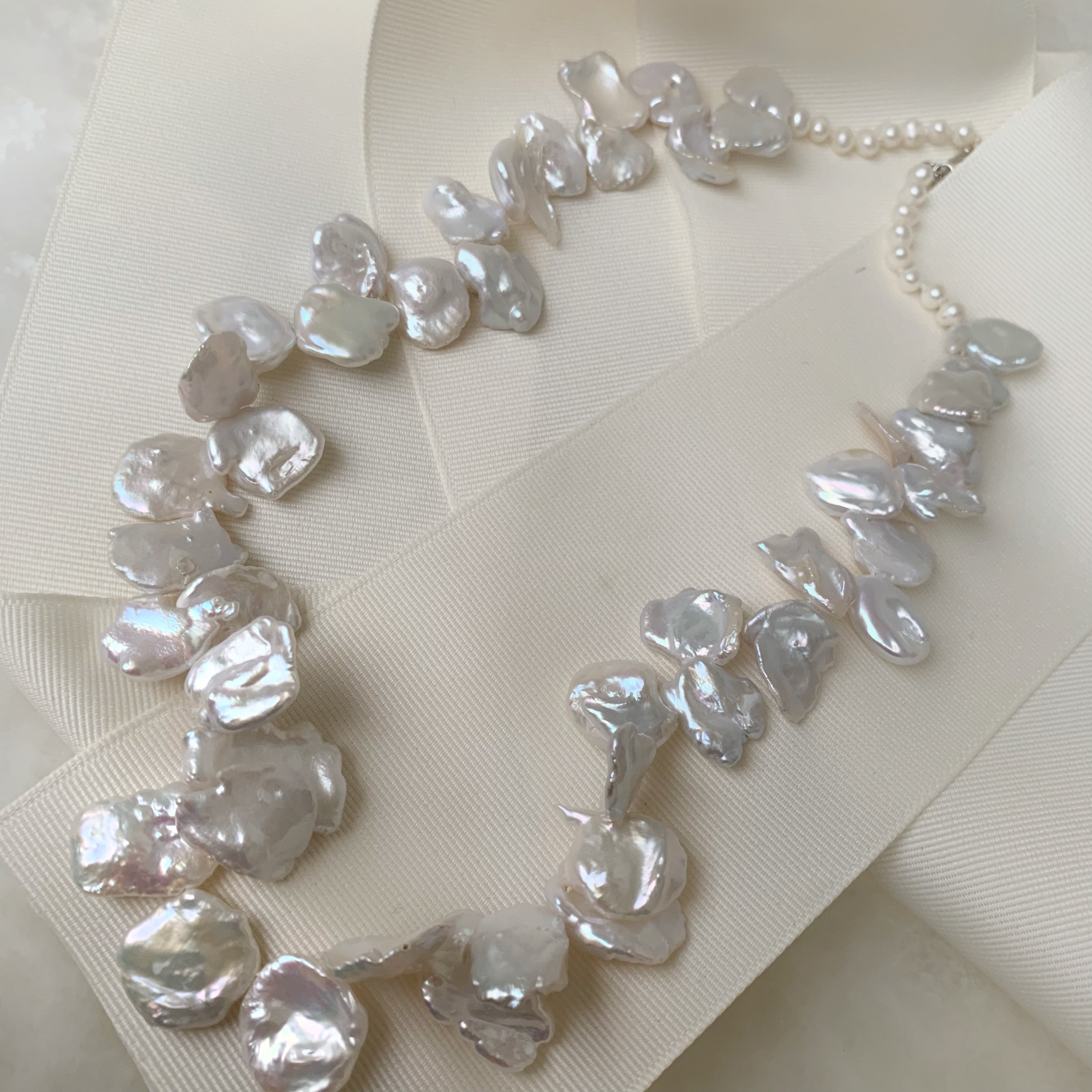 Exclusivo Collar de Perlas Keshi Sterling Silver Modelo 51-CLL-L49A00