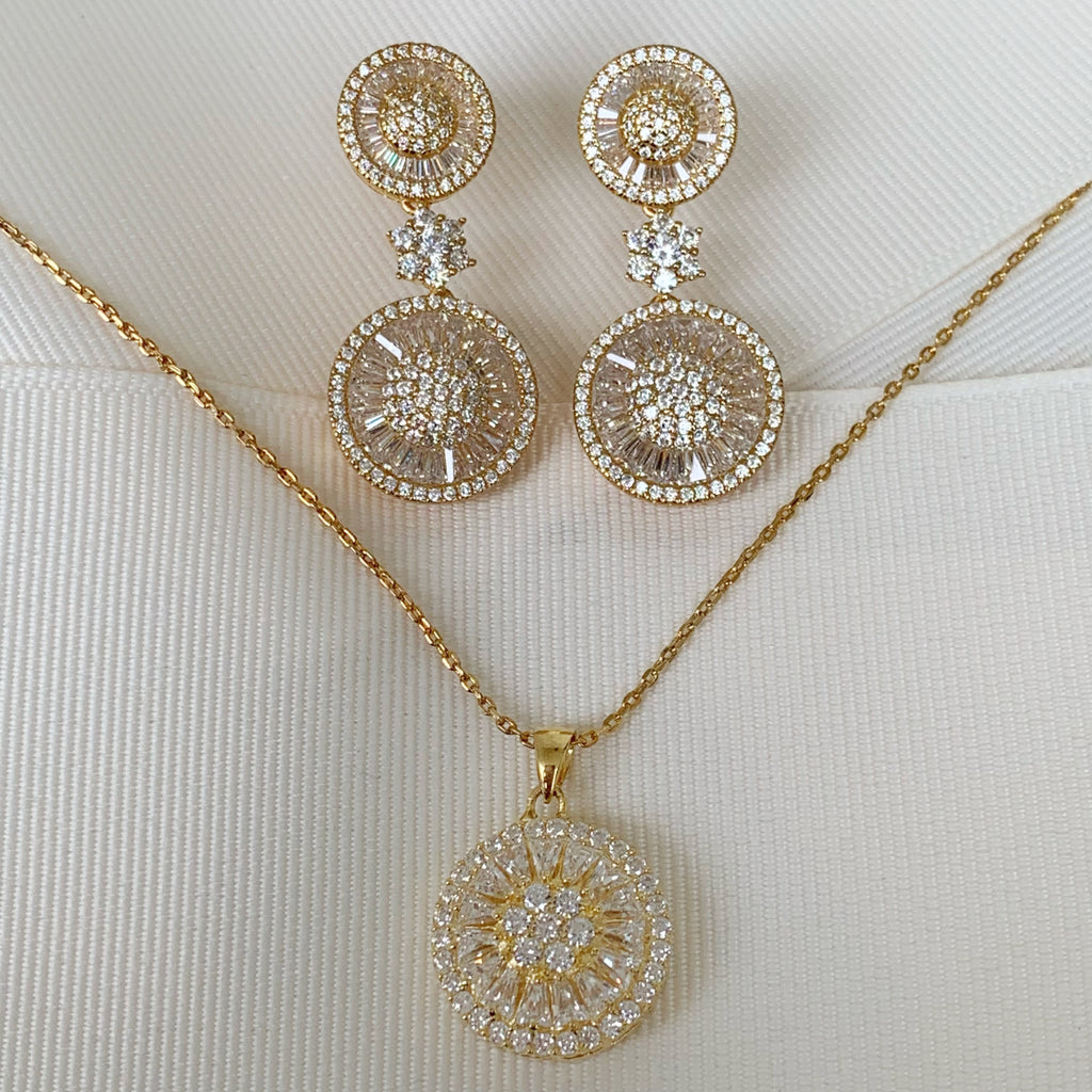 Juego de Cadena con Dije y Aretes en Plata Dorada 57-CD-AR-L32-L47A75