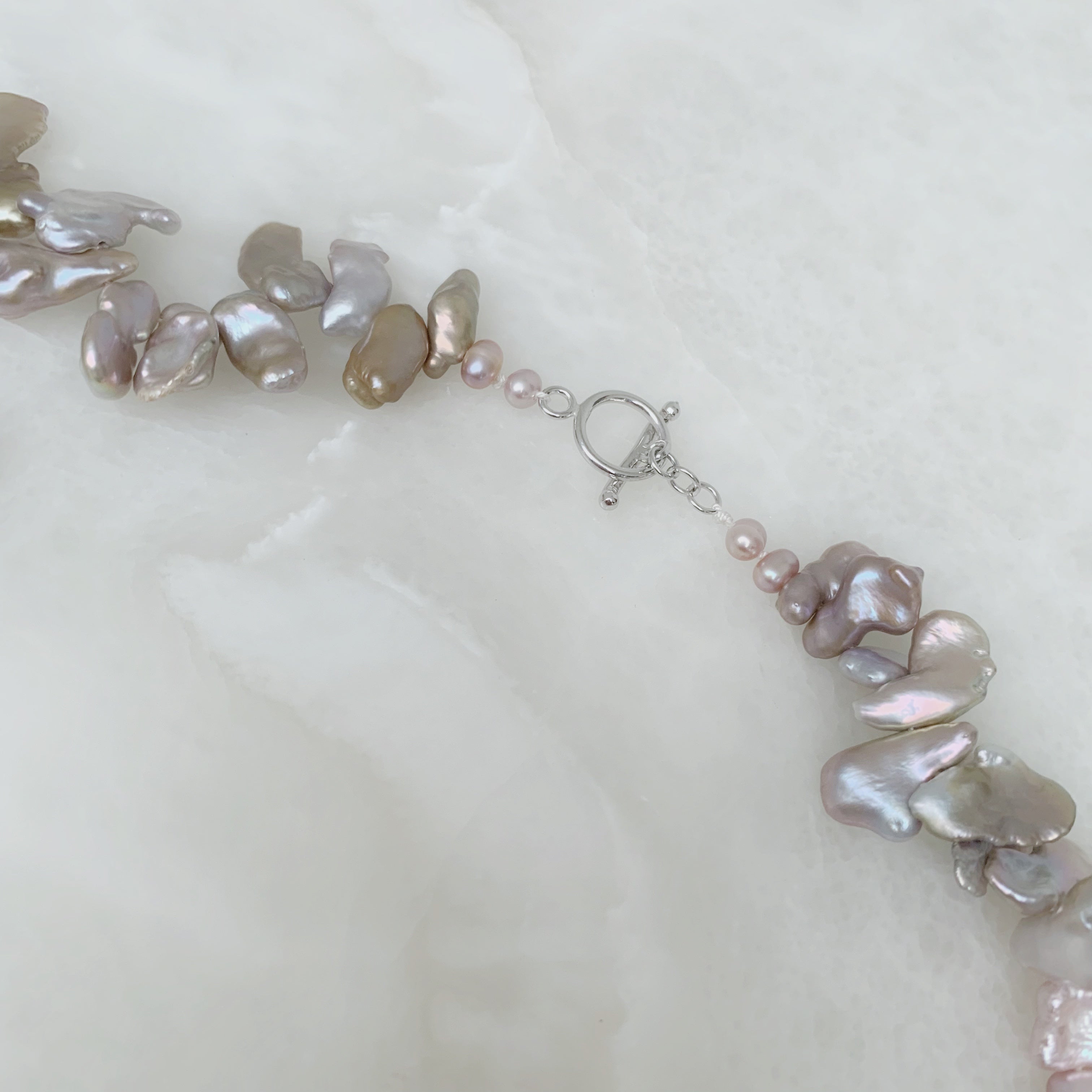 Exclusivo Collar de Perlas Keshi Sterling Silver Modelo 50-CLL-L49A00