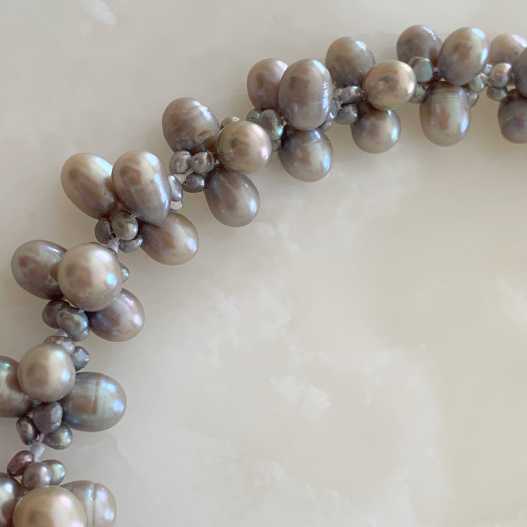 Magnifico Collar Fresh Water Pearls Grey Rodio modelo 31-CLL-L15