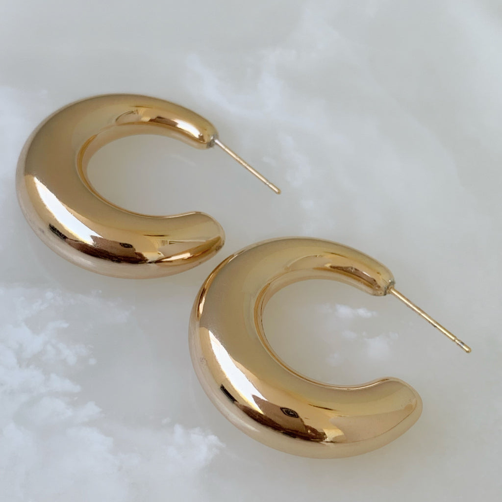 Brilla con Estilo Hoops Earrings en Oro Laminado 25-ARL-135