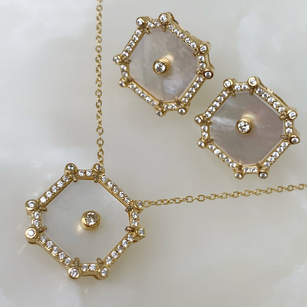 Cadena con Dije Octágono y Aretes en Madre Perla y Plata Dorada  22-CD-AR-L15A25-L17A50