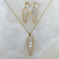 Divino Juego de Cadena con Dije y Aretes en Madre Perla y Plata Dorada 64-CD-AR-L27A50-L19A00