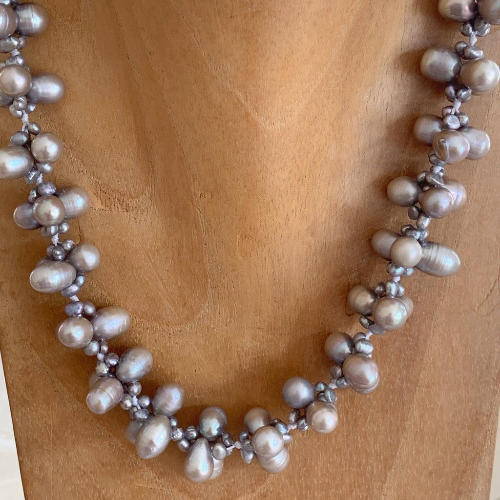 Magnifico Collar Fresh Water Pearls Grey Rodio modelo 31-CLL-L15