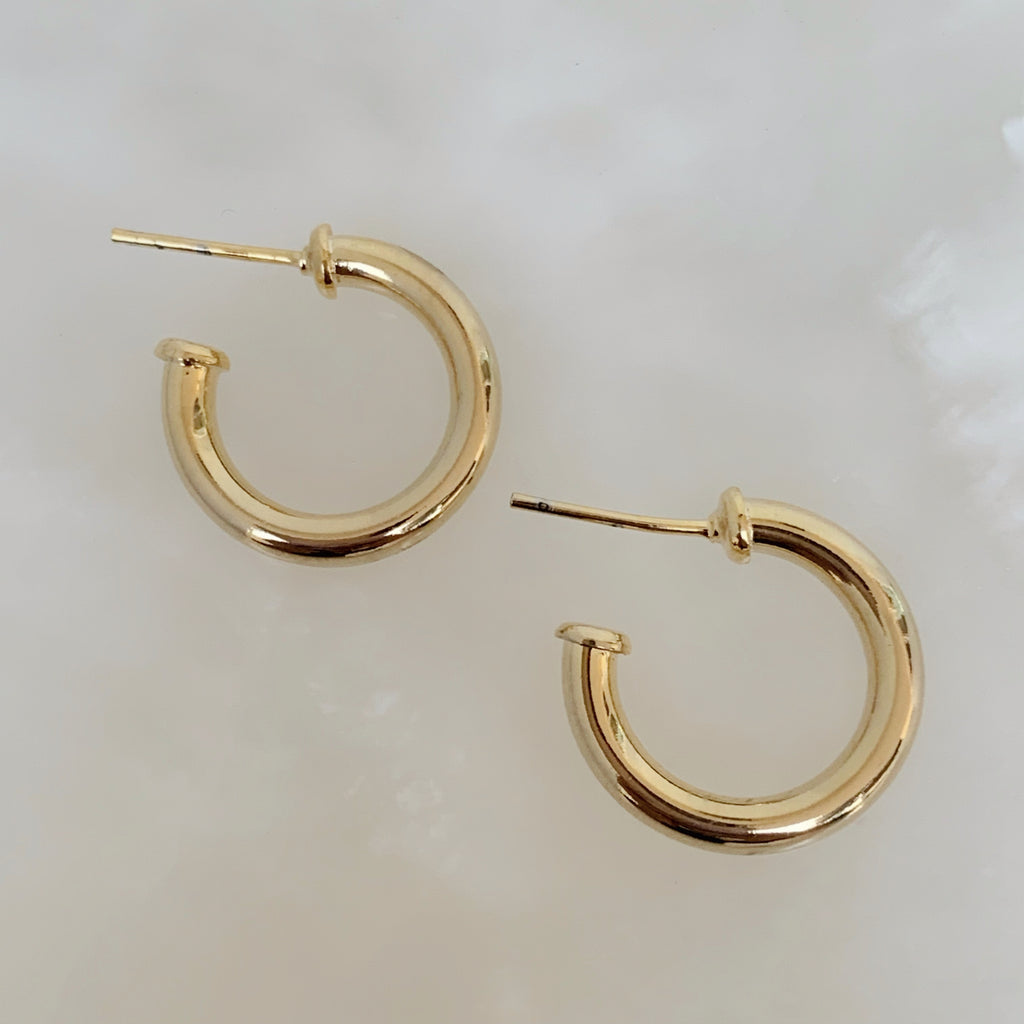 Brilla con Estilo Hoops Earrings en Oro Laminado 08-ARL-85