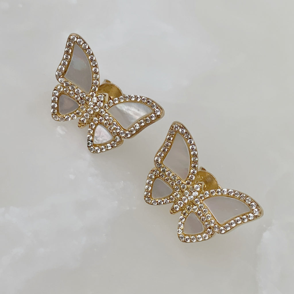 Aretes de Mariposas en Madre Perla y Plata Dorada Modelo 82-AR-L30A75