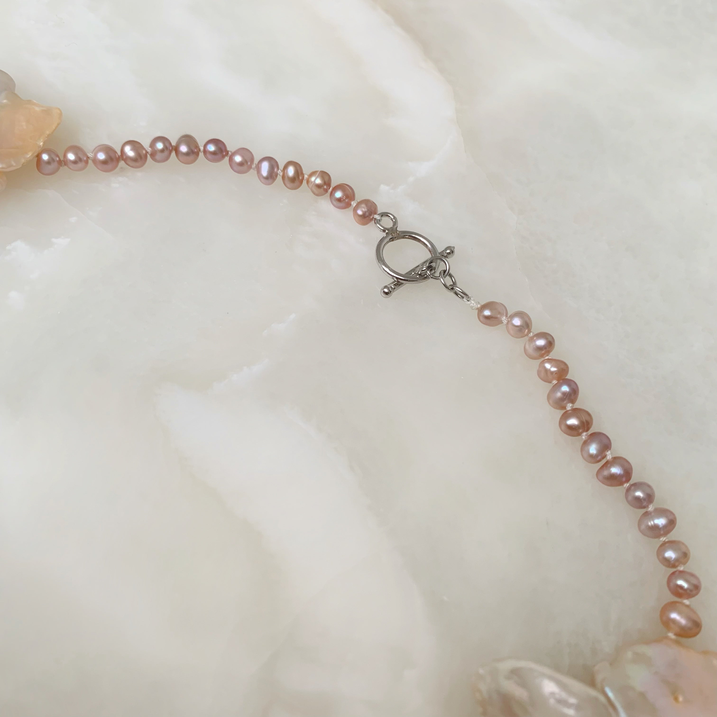 Exclusivo Collar de Perlas Keshi Sterling Silver Modelo 48-CLL-L79A00