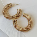 Brilla con Estilo Hoops Earrings en Oro Laminado 19-ARL-165