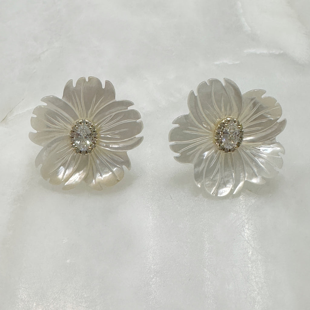 Exclusivo Juego de Cadena con Dije y Aretes en Plata Dorada 77-CD-AR-L17A50-L21A50