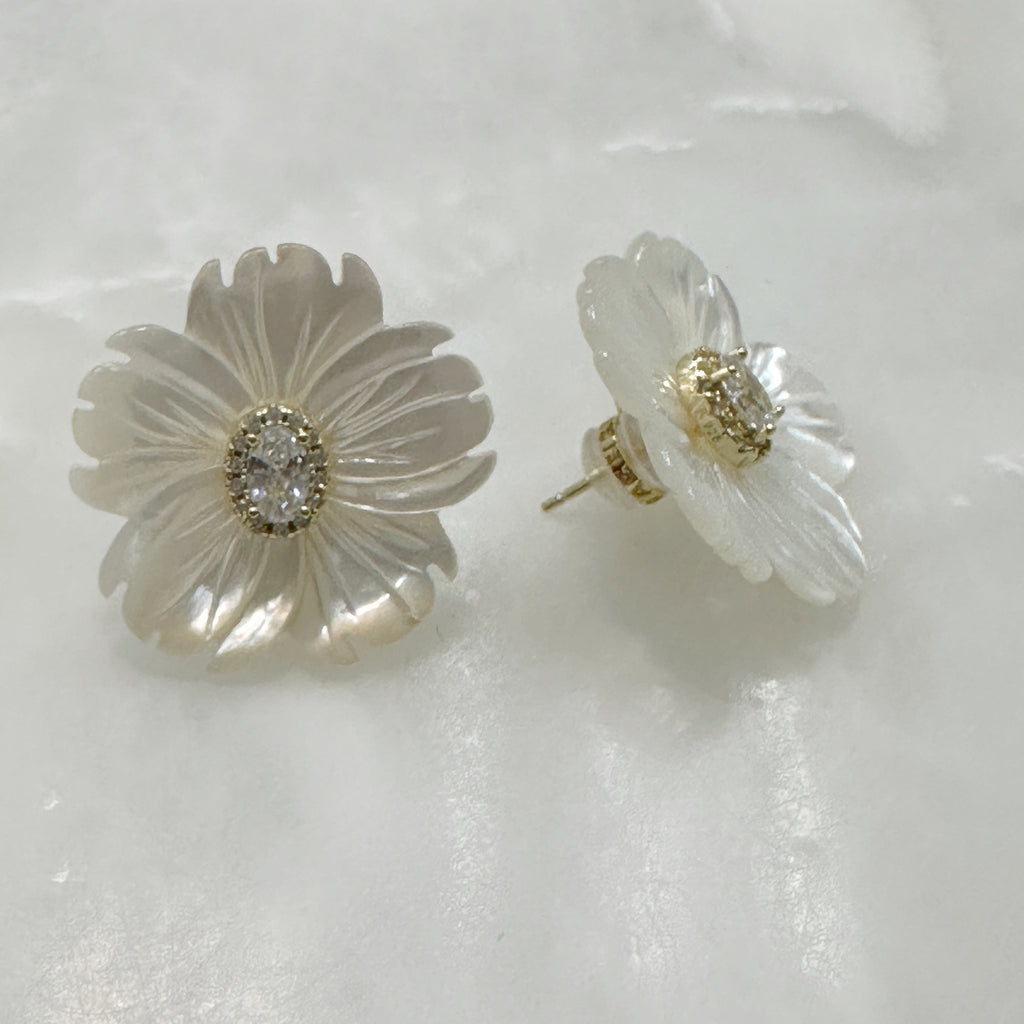 Exclusivo Juego de Cadena con Dije y Aretes en Plata Dorada 77-CD-AR-L17A50-L21A50