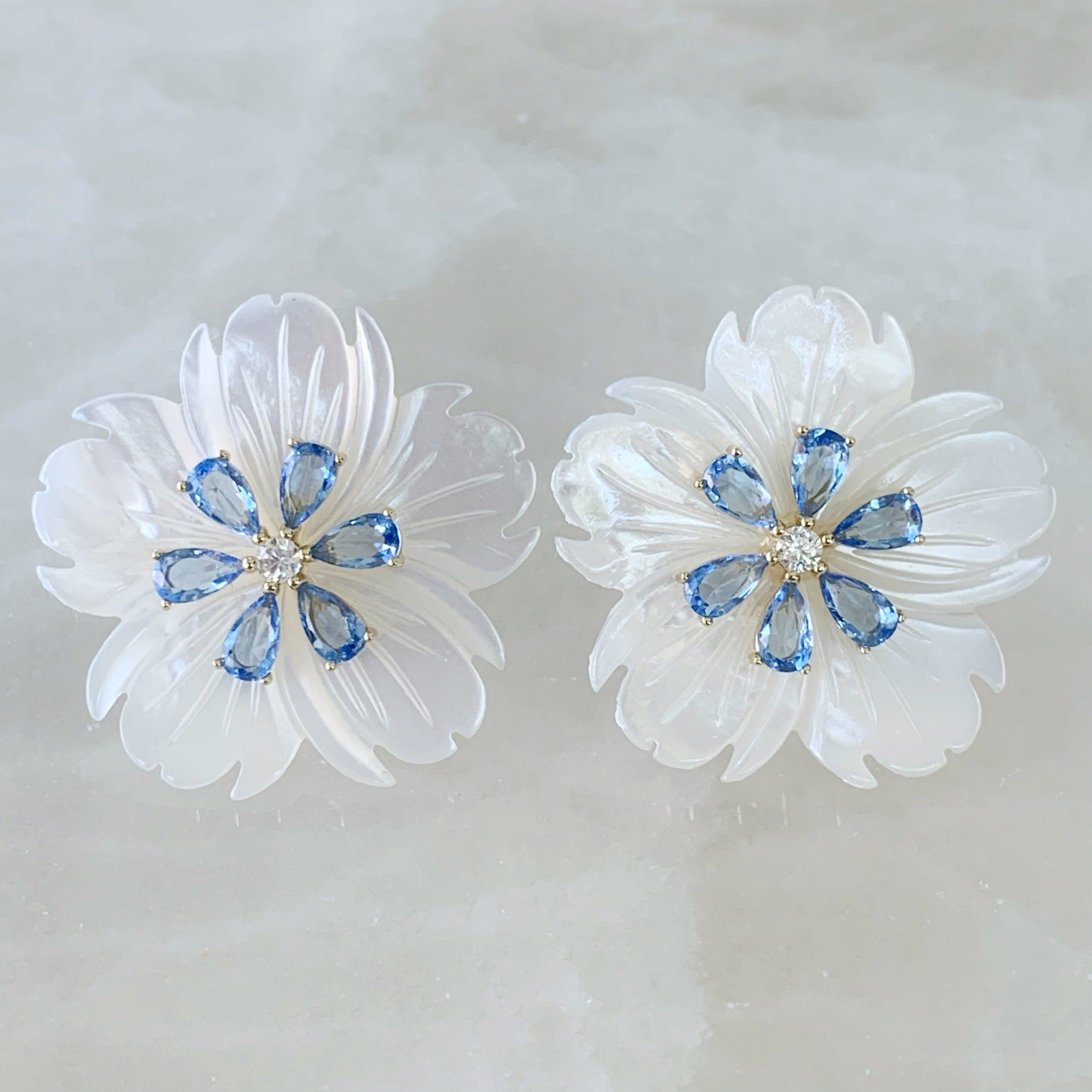 Juego de Cadena con Dije y Aretes en Madre Perla y Plata Dorada 28-CD-AR-L21A00-L26A50