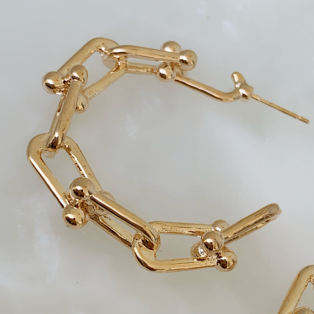 Brilla con Estilo Hoops Earrings en Oro Laminado 04-ARL-135