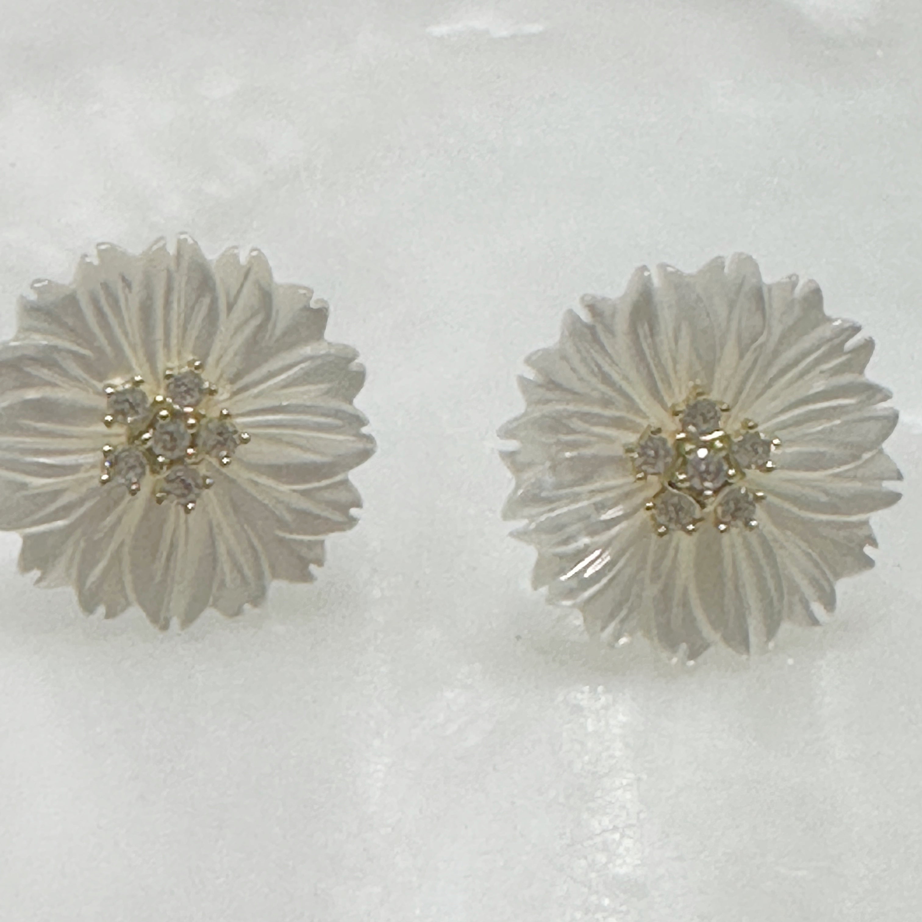 Exclusivo Juego de Cadena con Dije y Aretes en Plata Dorada 73-CD-AR-L16A00-L14A75