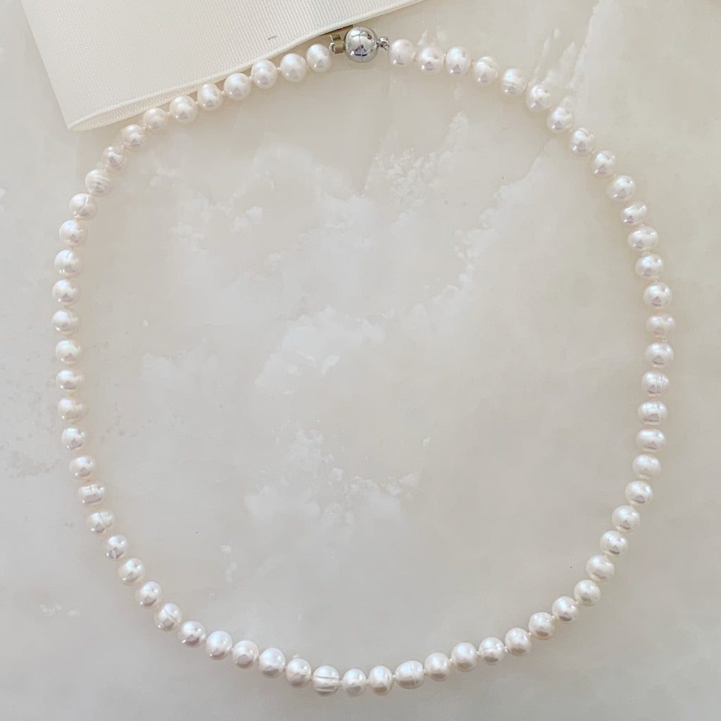Excepcional Collar de Perlas Cultivadas Akoya Con Broche Magnetic De Rodio 37-CLL-L11