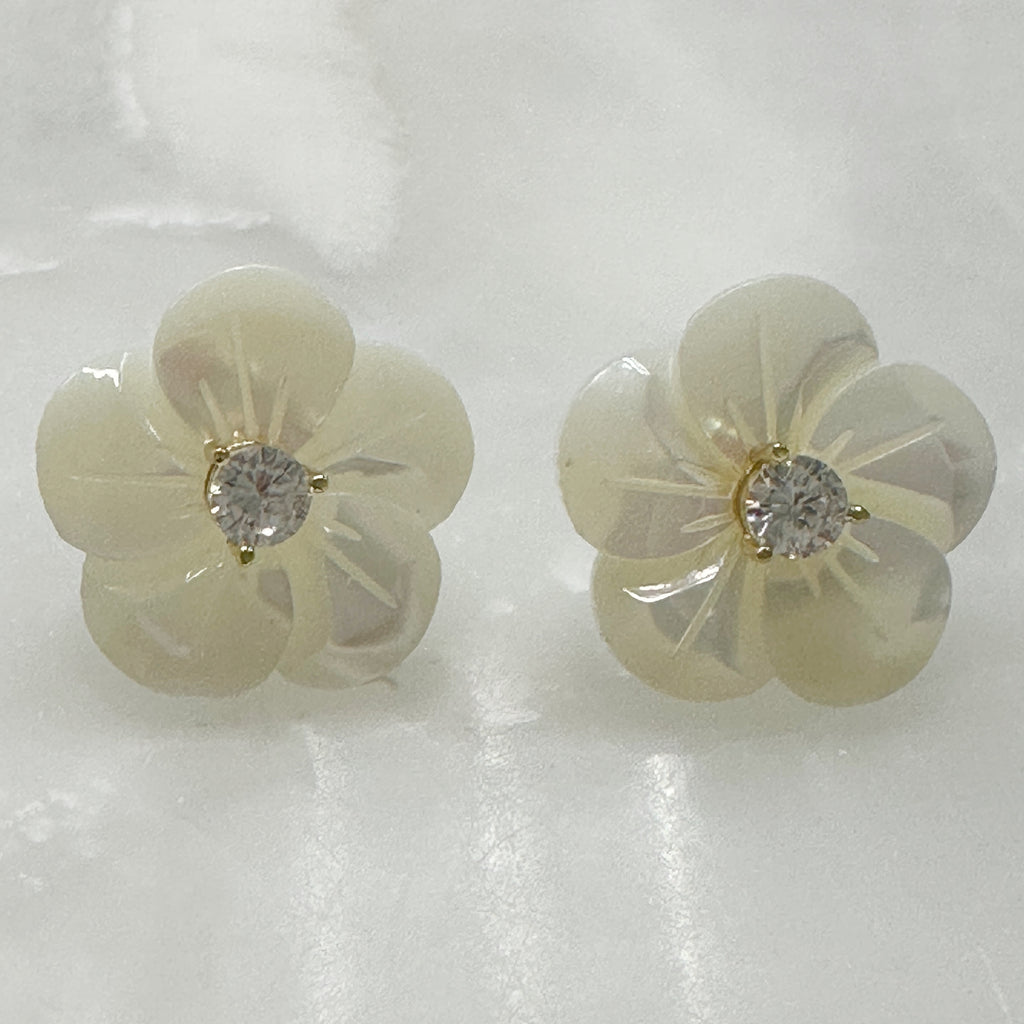 Aretes de Flor en Madre Perla y Plata Dorada 110-AR-L15A50
