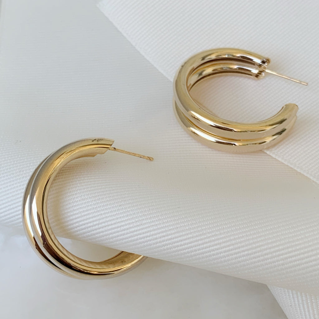 Brilla con Estilo Hoops Earrings en Oro Laminado 23-ARL-135