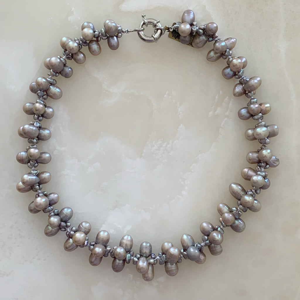 Magnifico Collar Fresh Water Pearls Grey Rodio modelo 31-CLL-L15