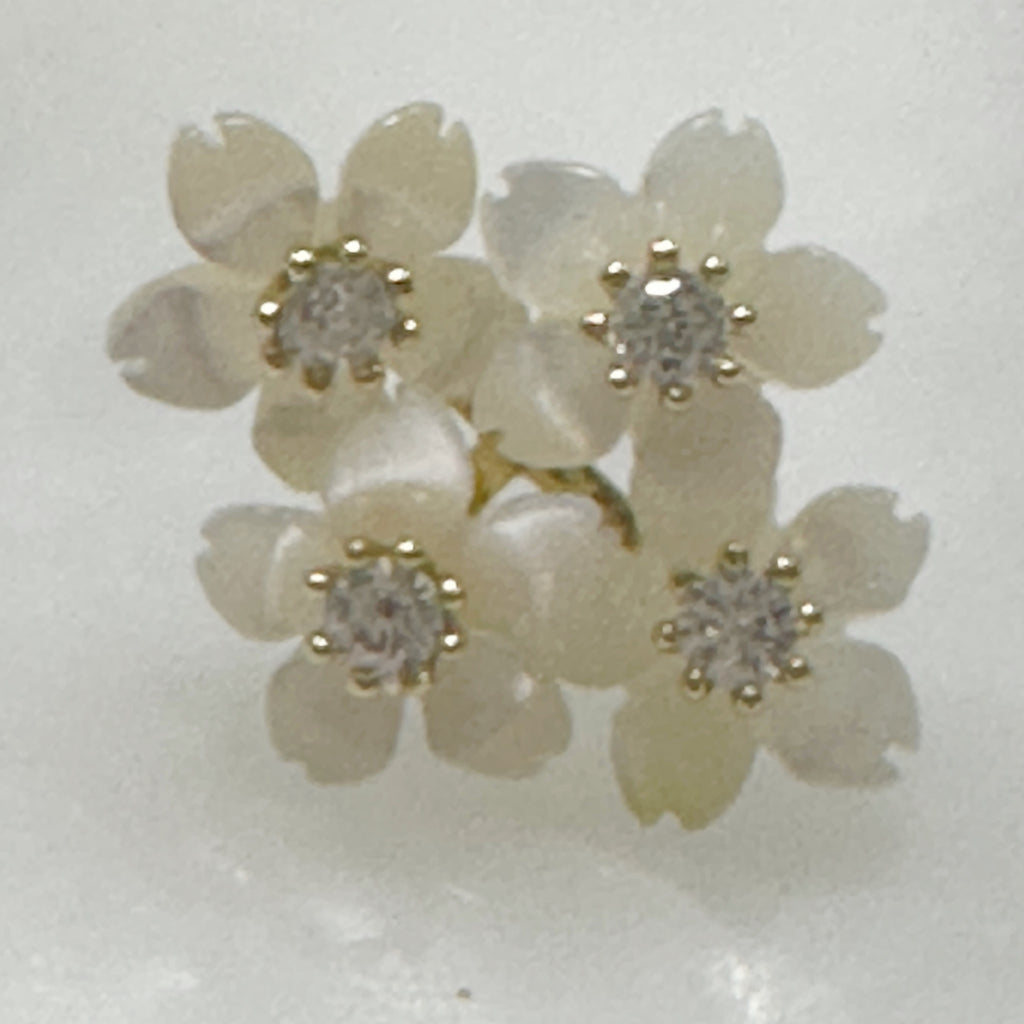Aretes de Flores en Madre Perla y Plata Dorada 104-AR-L20A50