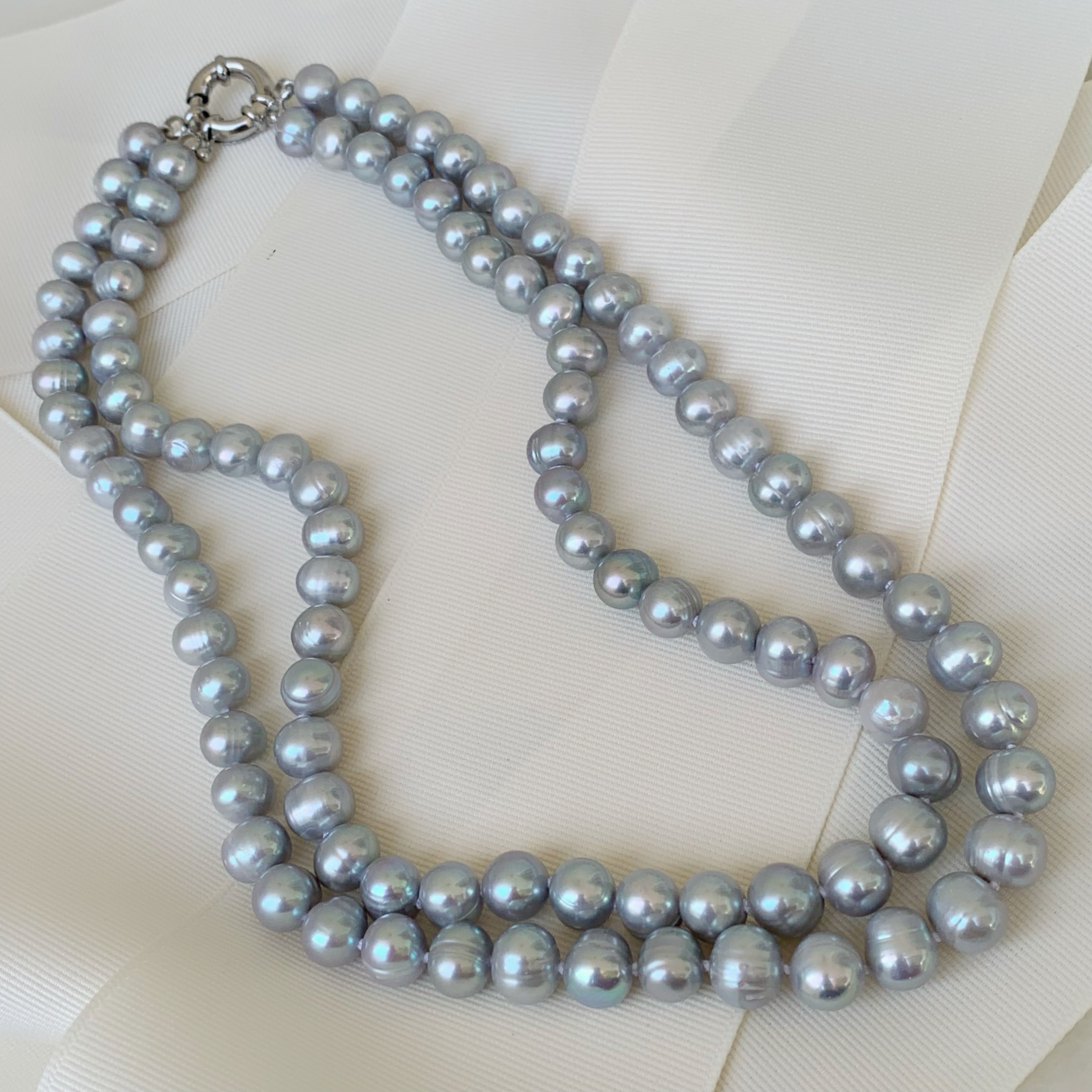 Collar Clásico de Perlas Cultivadas en tono Grey dos Hilos 60-CLL-L25