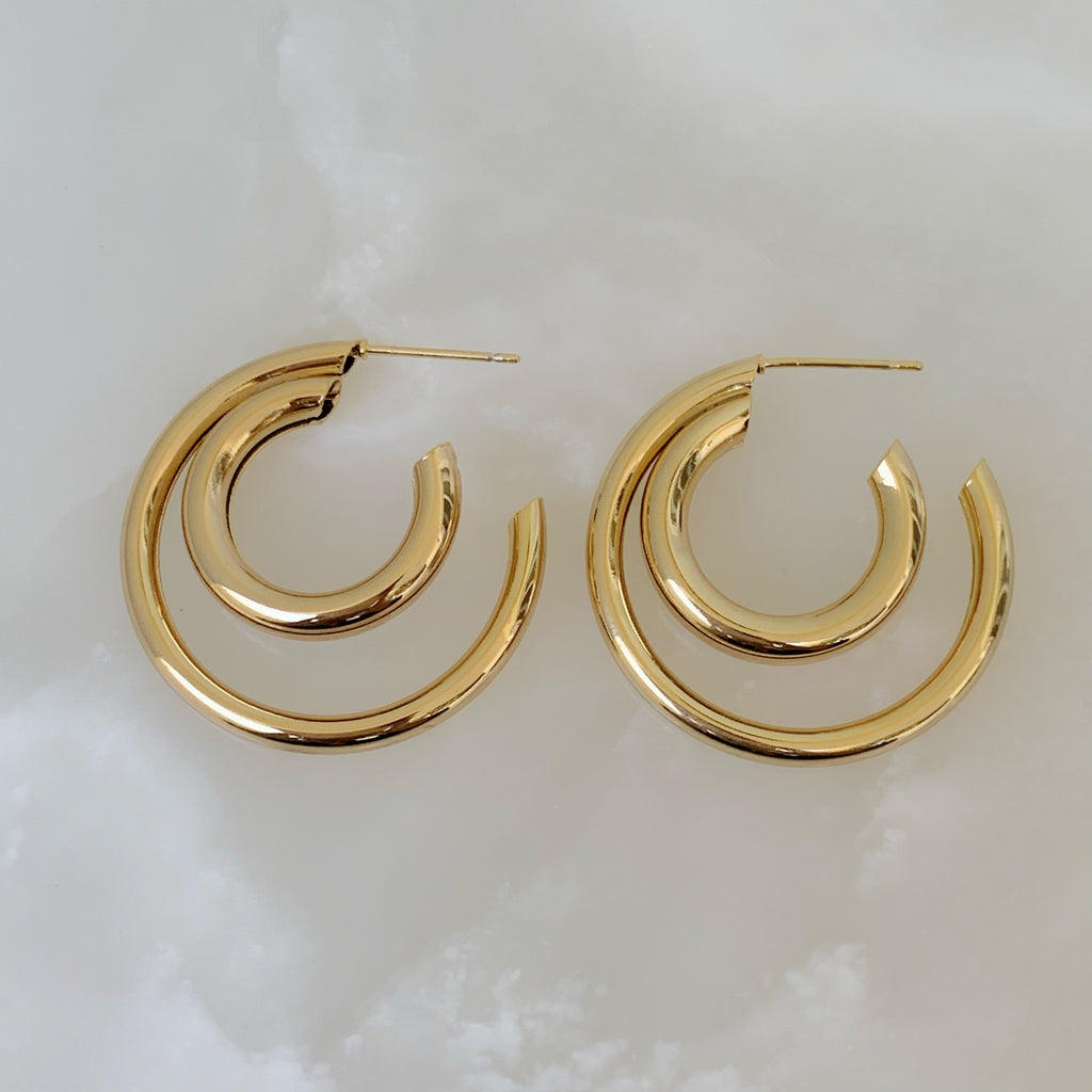 Brilla con Estilo Hoops Earrings en Oro Laminado 21-ARL-165