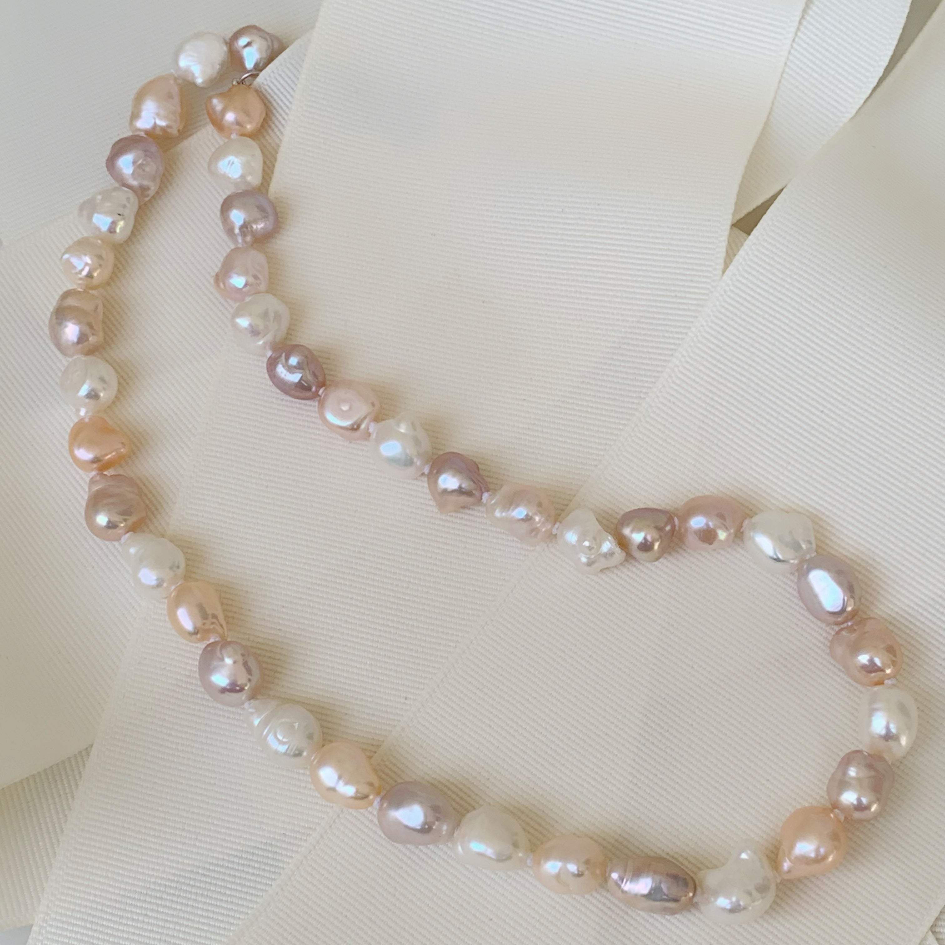 Collar Fresh Water Pearls en Tonos Pasteles 57-CLL-L10