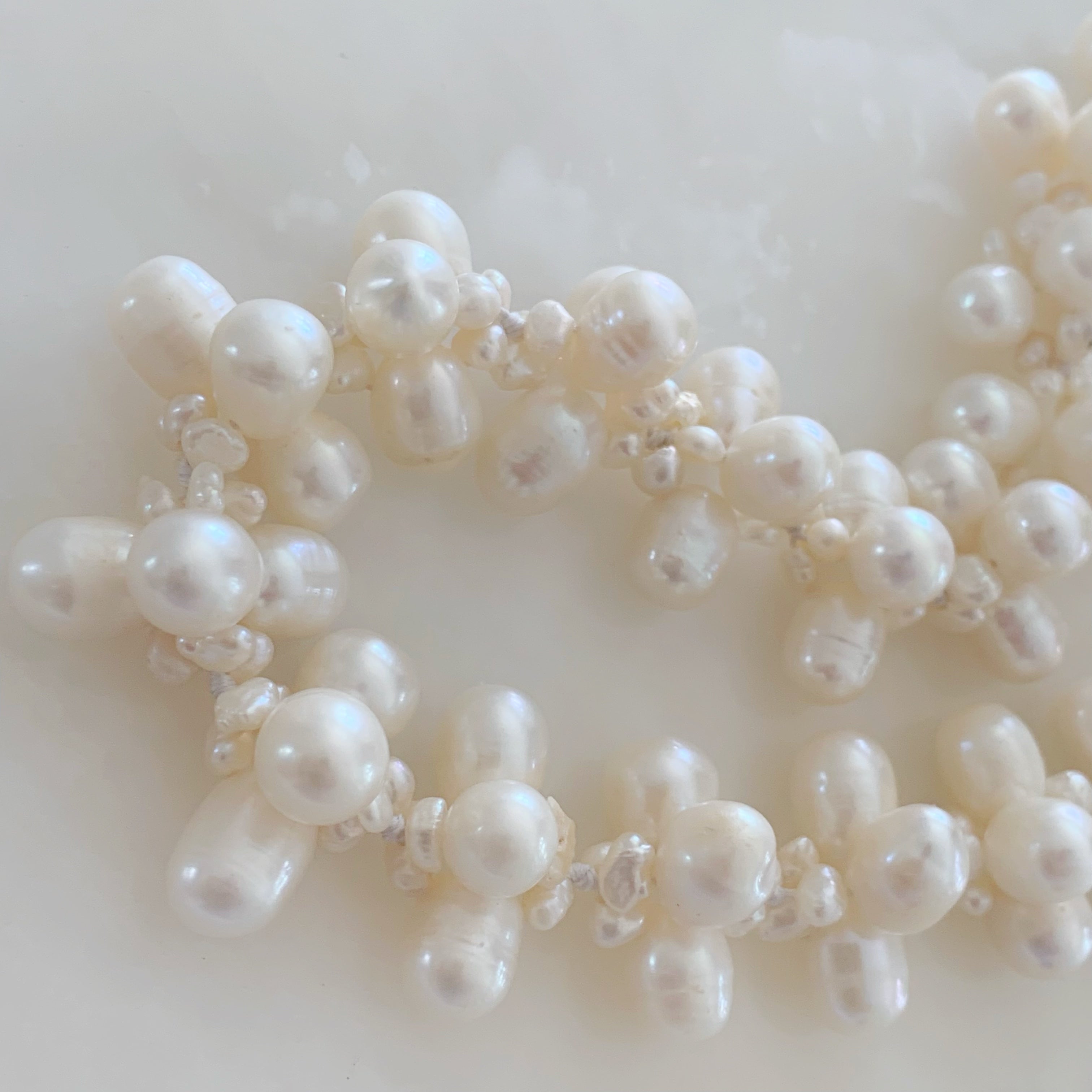 Magnifico Collar Fresh Water Pearls Blanco Con Broche De Rodio modelo 36-CLL-L13