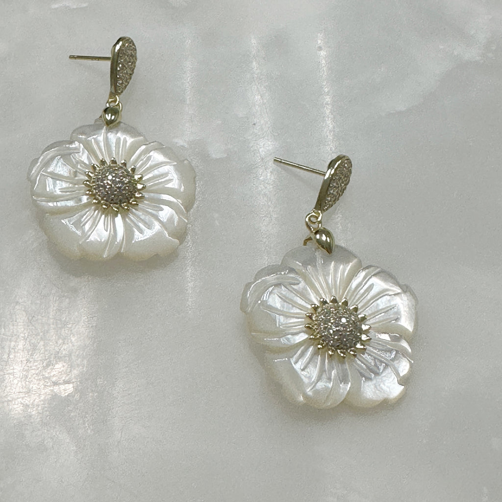 Exclusivo Juego de Cadena con Dije y Aretes en Plata Dorada 72-CD-AR-L29A00-L38A00