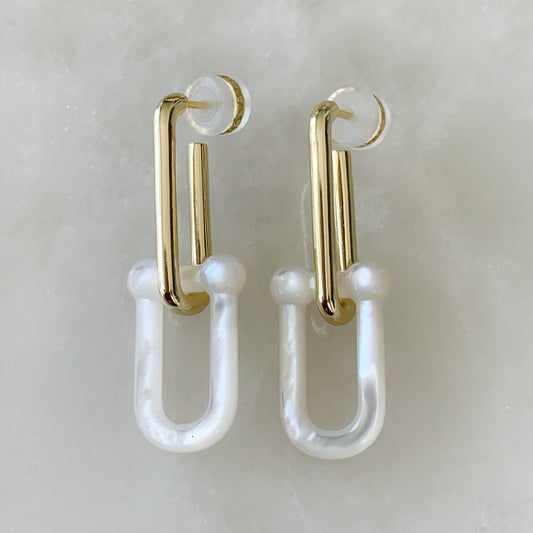 Aretes Colgantes en Madre Perla y Plata Dorada 36-AR-L19