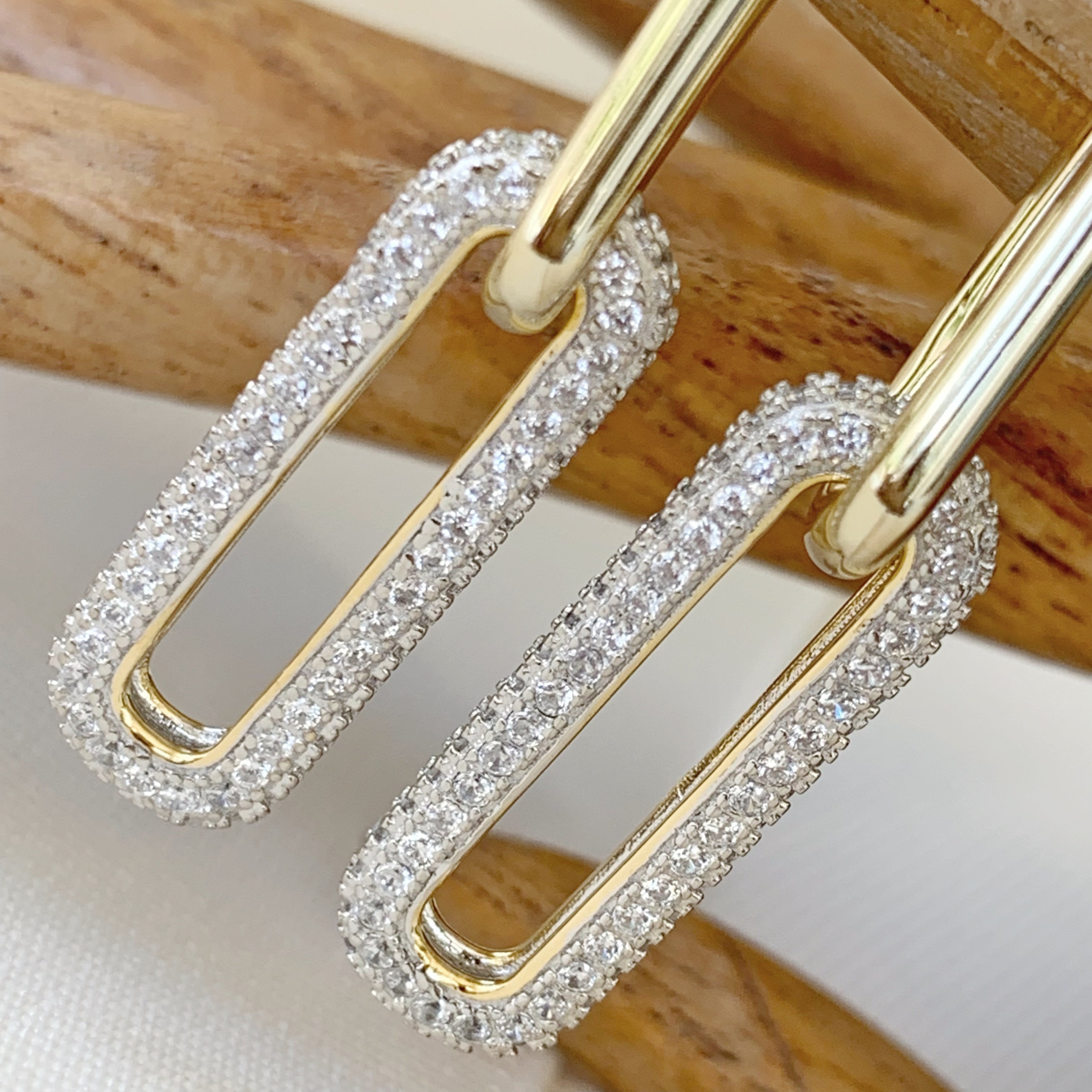 Aretes Colgantes en Pavé de Plata Dorada 35-AR-L29