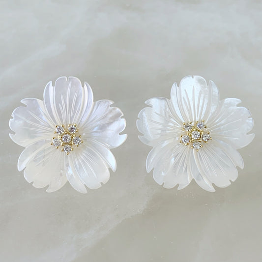 Aretes de flor en Madre Perla y Plata Dorada 18-AR-L16A50