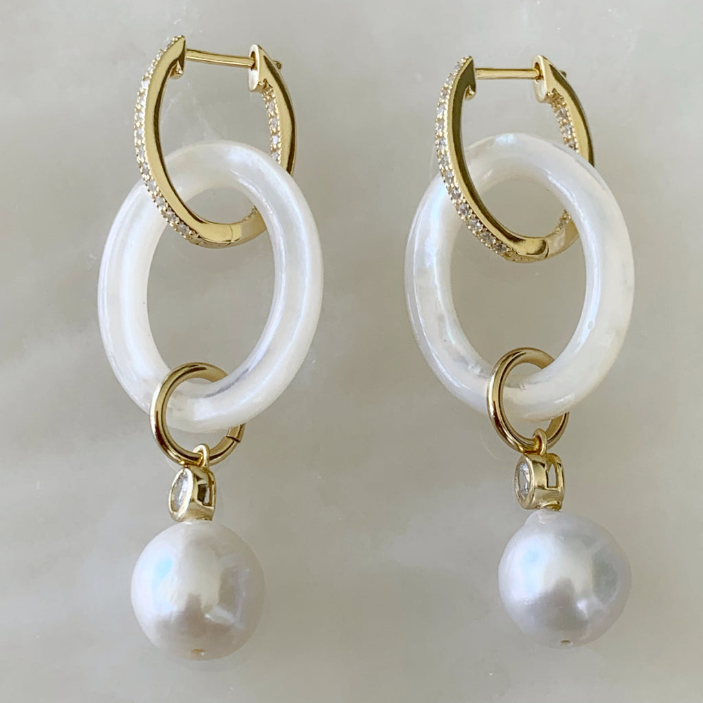 Aretes Colgantes en Madre Perla y Plata Dorada 40-AR-L34