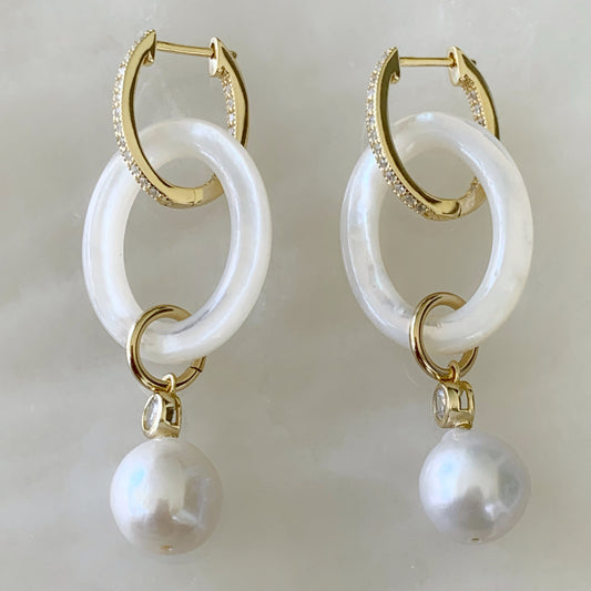 Aretes Colgantes en Madre Perla y Plata Dorada 40-AR-L34