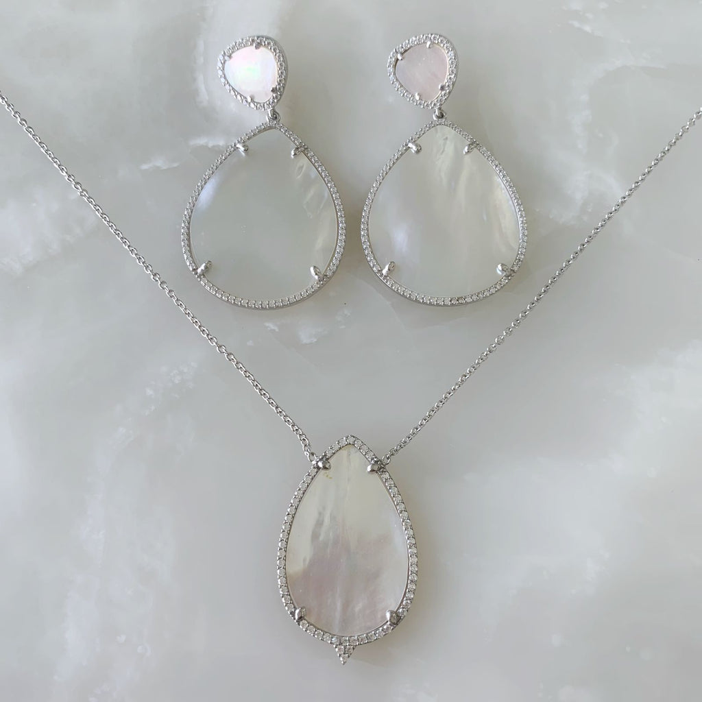 Juego de Cadena Dije y Aretes de Gota en Madre Perla con Plata 25-CD-AR-L19-L43