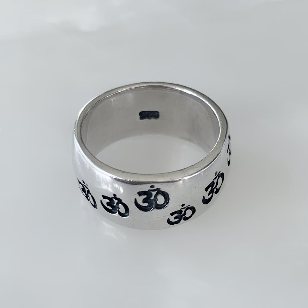 Anillo Mantra de la Meditación en Plata  01-PANE-DZY14