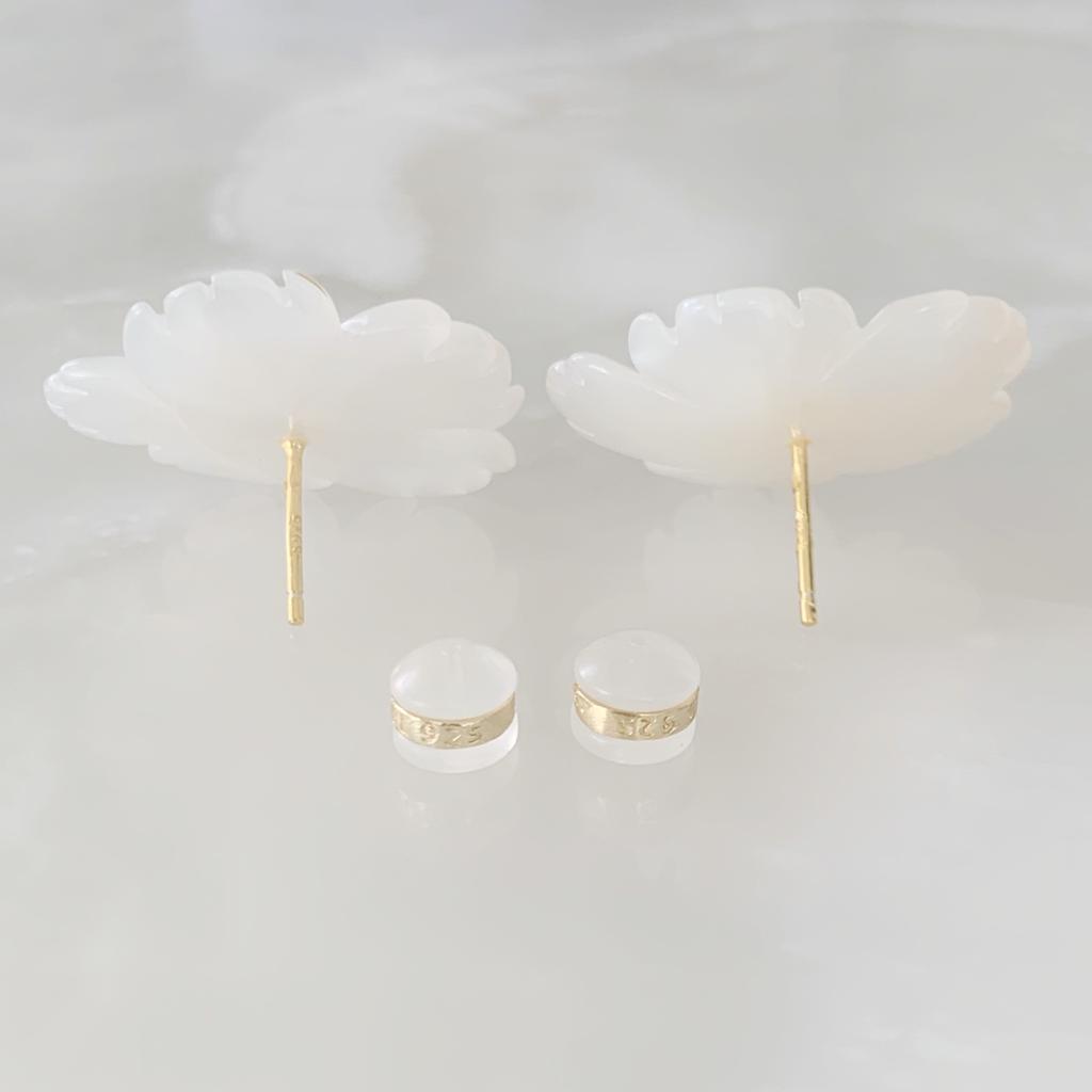 Aretes de Flor en Madre Perla y Plata Dorada  01-AR-L21A50