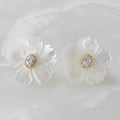 Aretes de Flor en Madre Perla y Plata Dorada  01-AR-L21A50